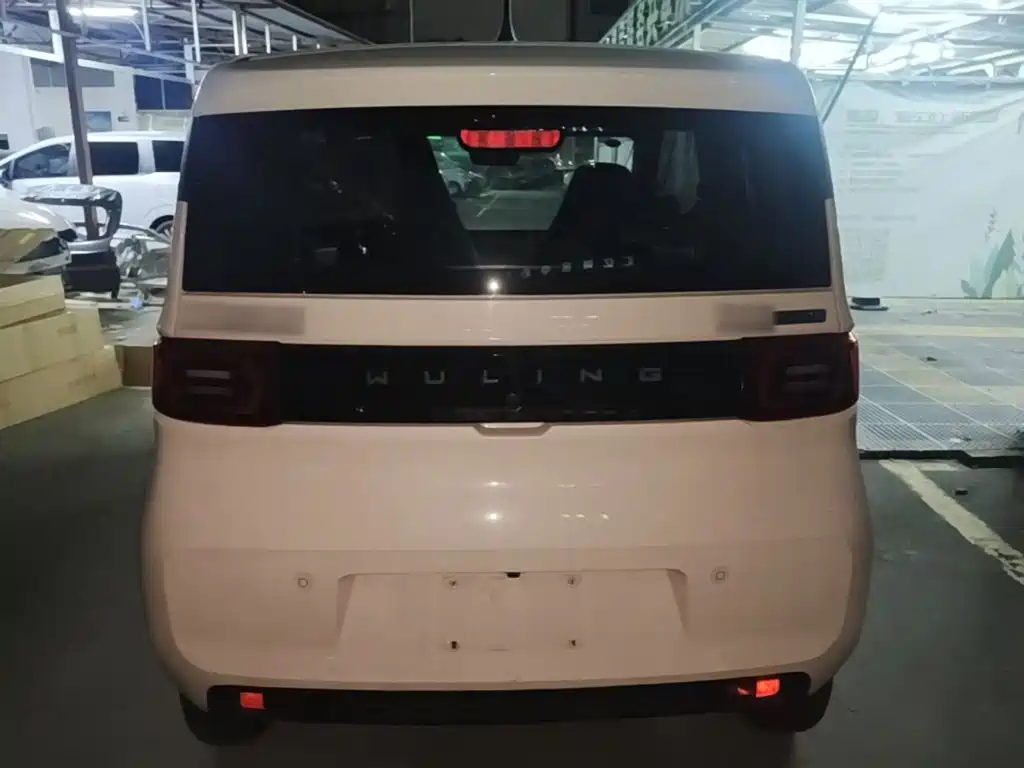 Wuling MINIEV — миниатюра 6