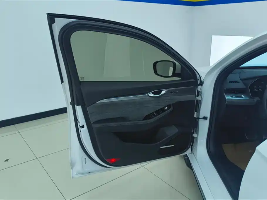 GEELY AUTOMOBILE XINGRUI