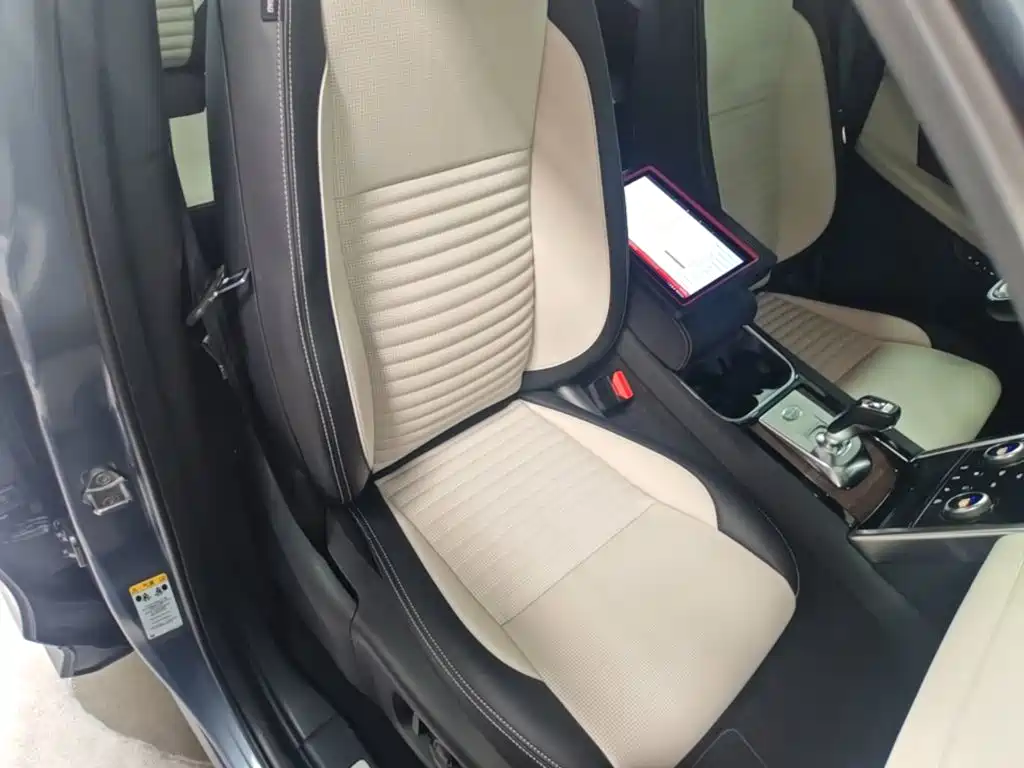 Land Rover Discovery Sport — миниатюра 25