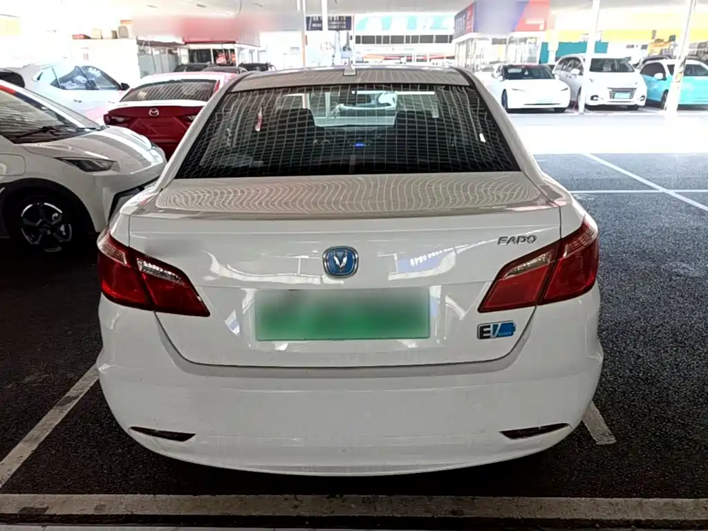 Changan Eado New Energy — миниатюра 6