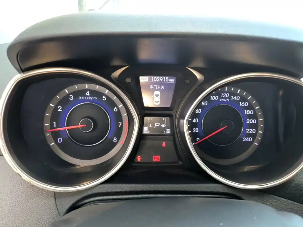 Hyundai Elantra Langdong — миниатюра 12
