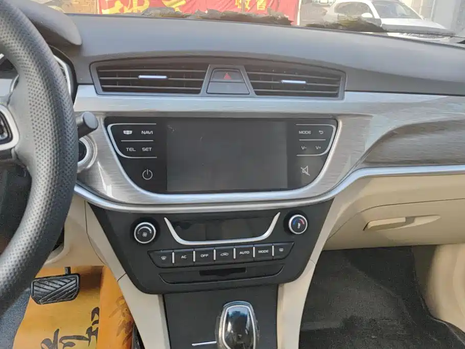Geely Emgrand — миниатюра 13