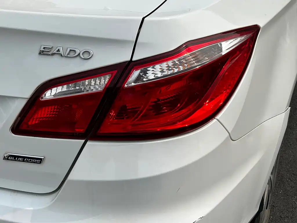 Changan Eado — миниатюра 6