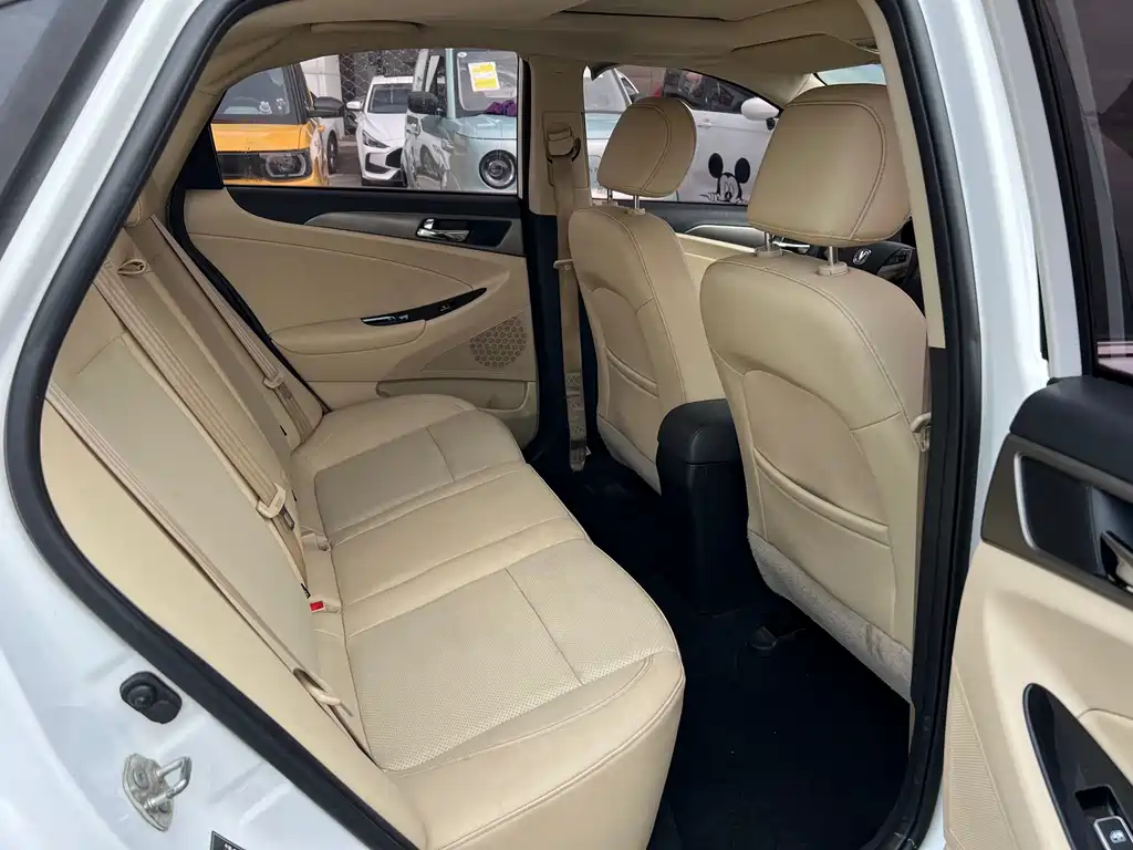 Changan Eado — миниатюра 8
