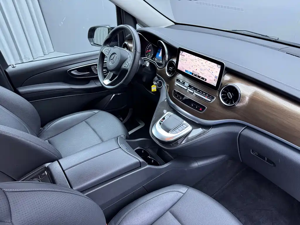 Mercedes-Benz V-Class — миниатюра 13