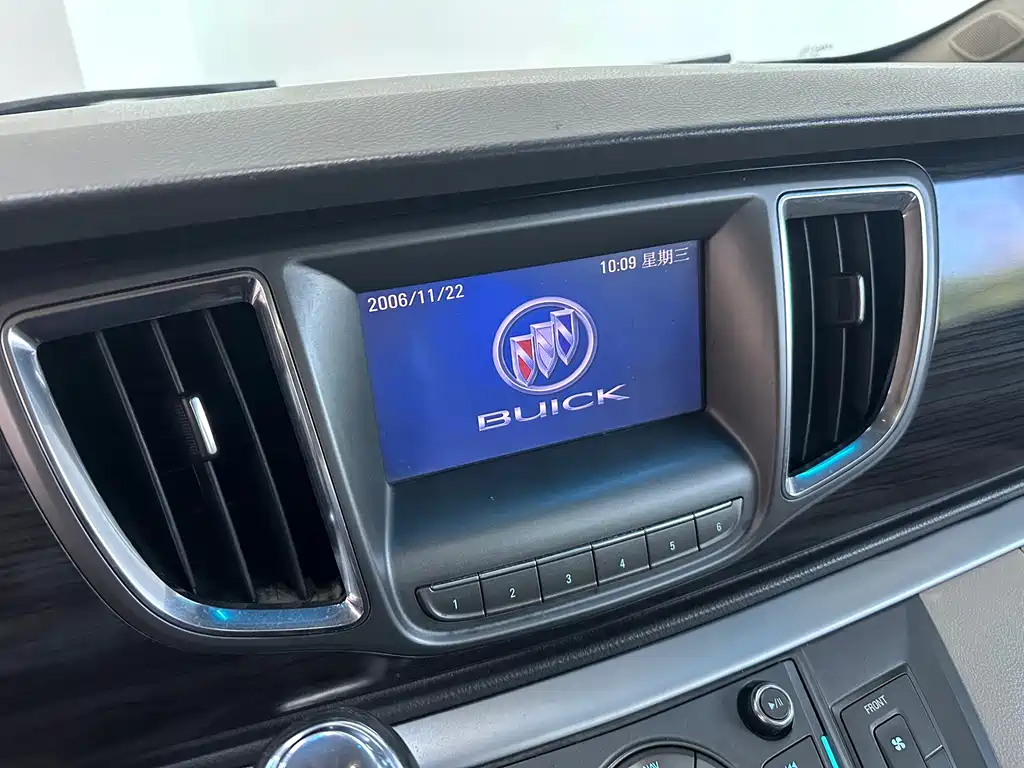 Buick GL8 2011 3.0L XT Luxury Flagship