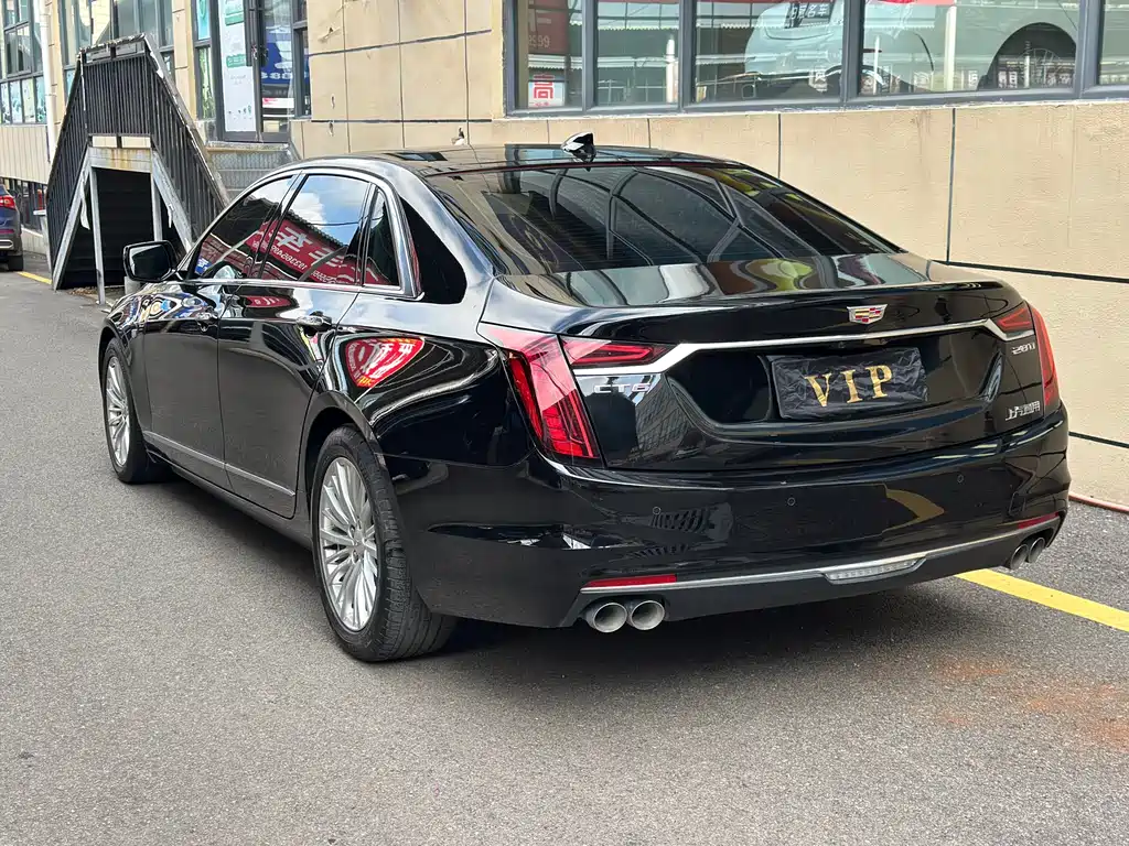 CADILLAC CT6