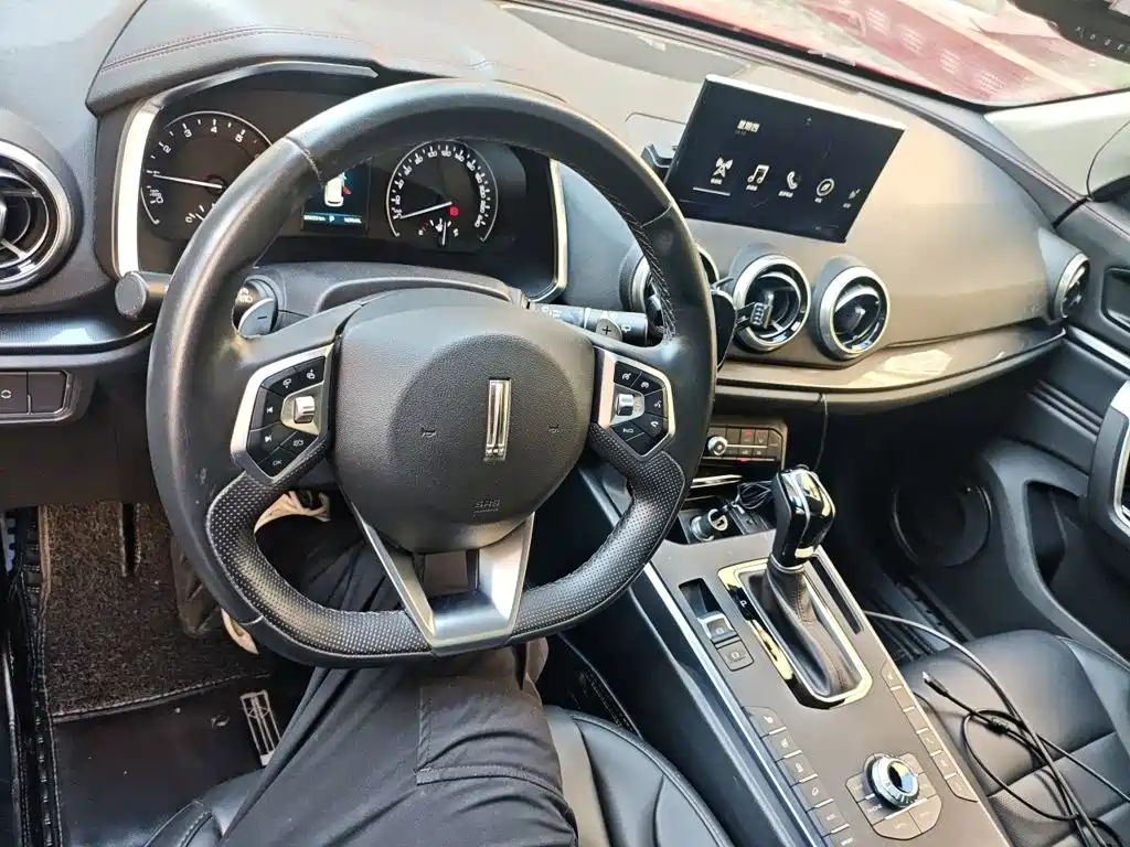 Wey Wey VV5 — миниатюра 10
