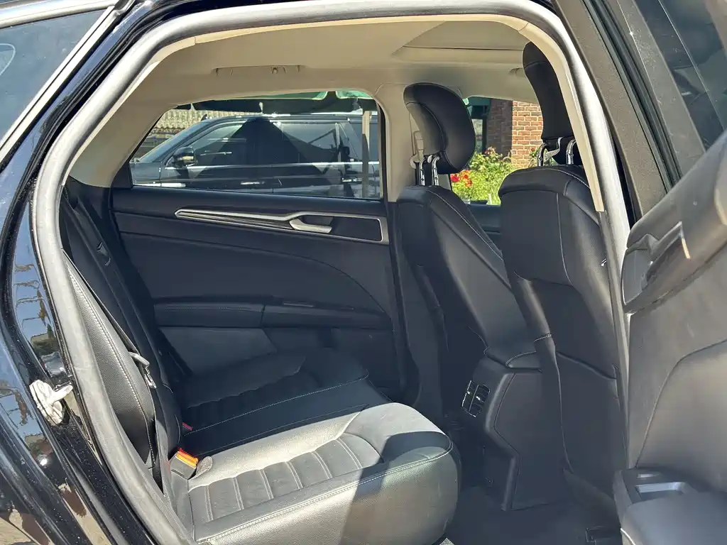 Ford Mondeo — миниатюра 22