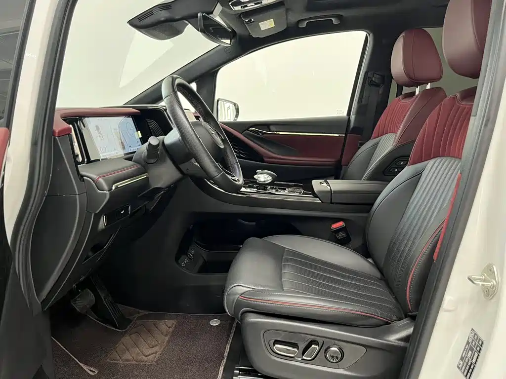 GAC Motor M8 Grandmaster Series 400T Supreme Edition, фото 4