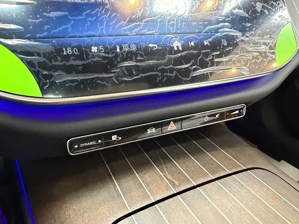 Mercedes-Benz E-Class — миниатюра 10