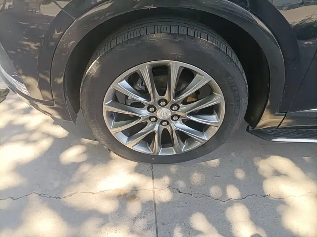 Buick Enclave — миниатюра 23