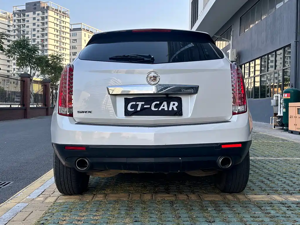 Cadillac SRX — миниатюра 8