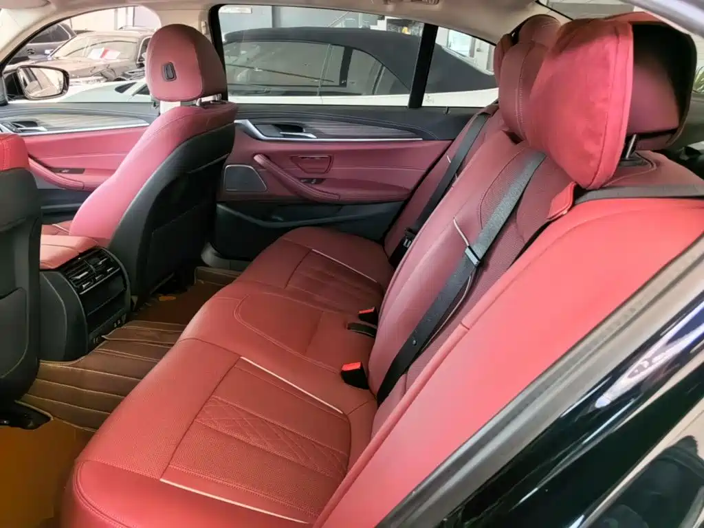 BMW 5 Series — миниатюра 17