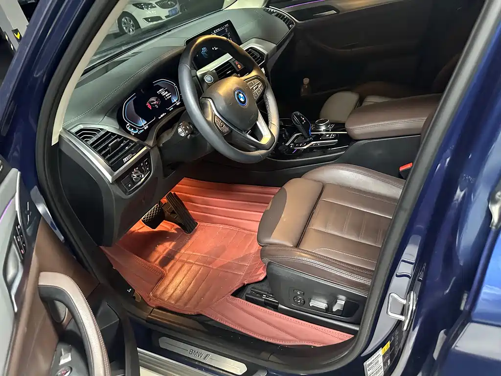 BMW iX3 — миниатюра 4