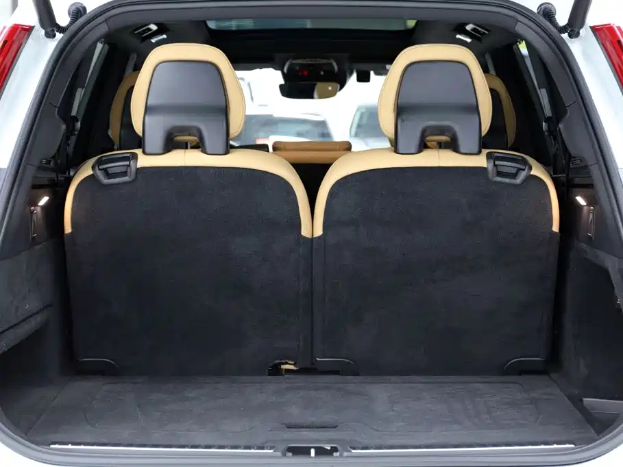 Volvo XC90 — миниатюра 25