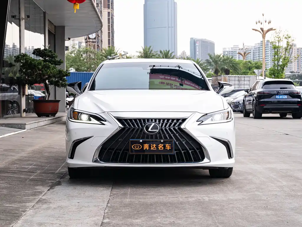 Lexus ES — миниатюра 2