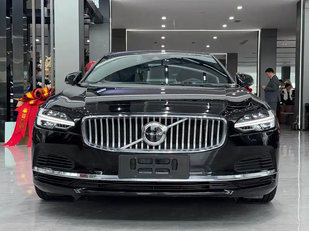Volvo S90 PHEV — миниатюра 2