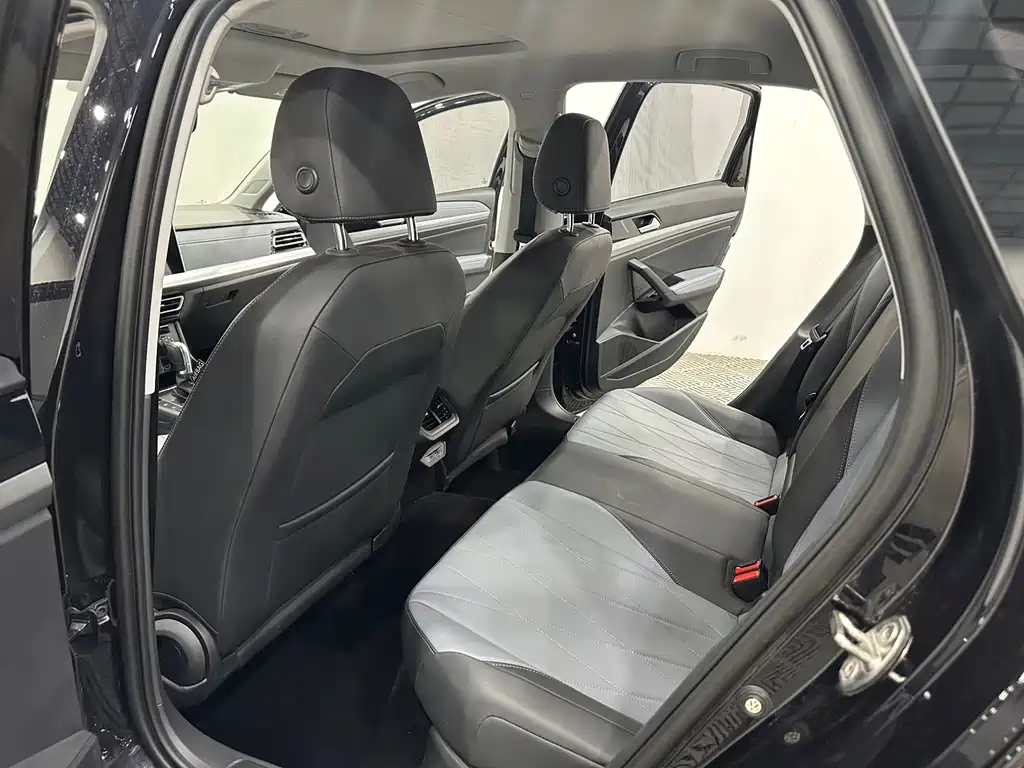Volkswagen Lavida — миниатюра 6