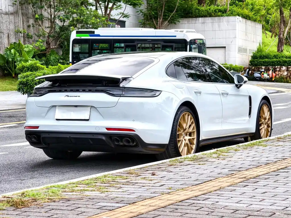 Porsche Panamera — миниатюра 7