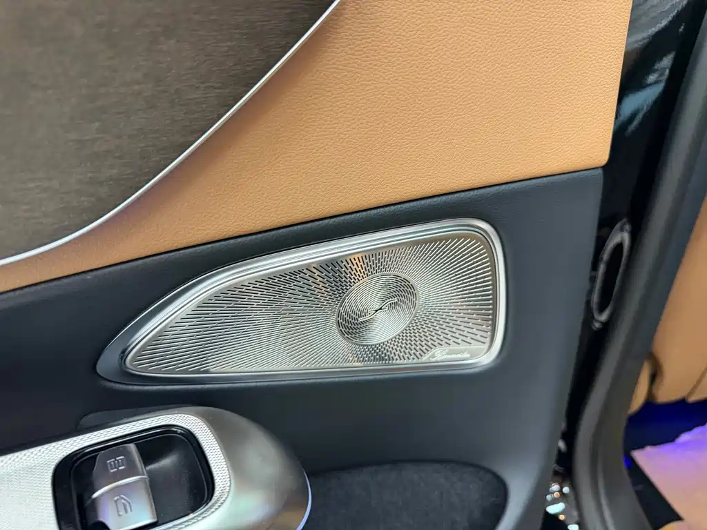 Mercedes-Benz E-Class — миниатюра 16