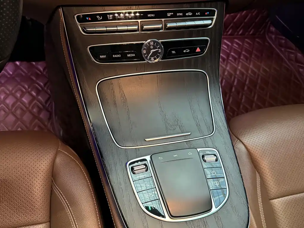 Mercedes-Benz E-Class — миниатюра 14