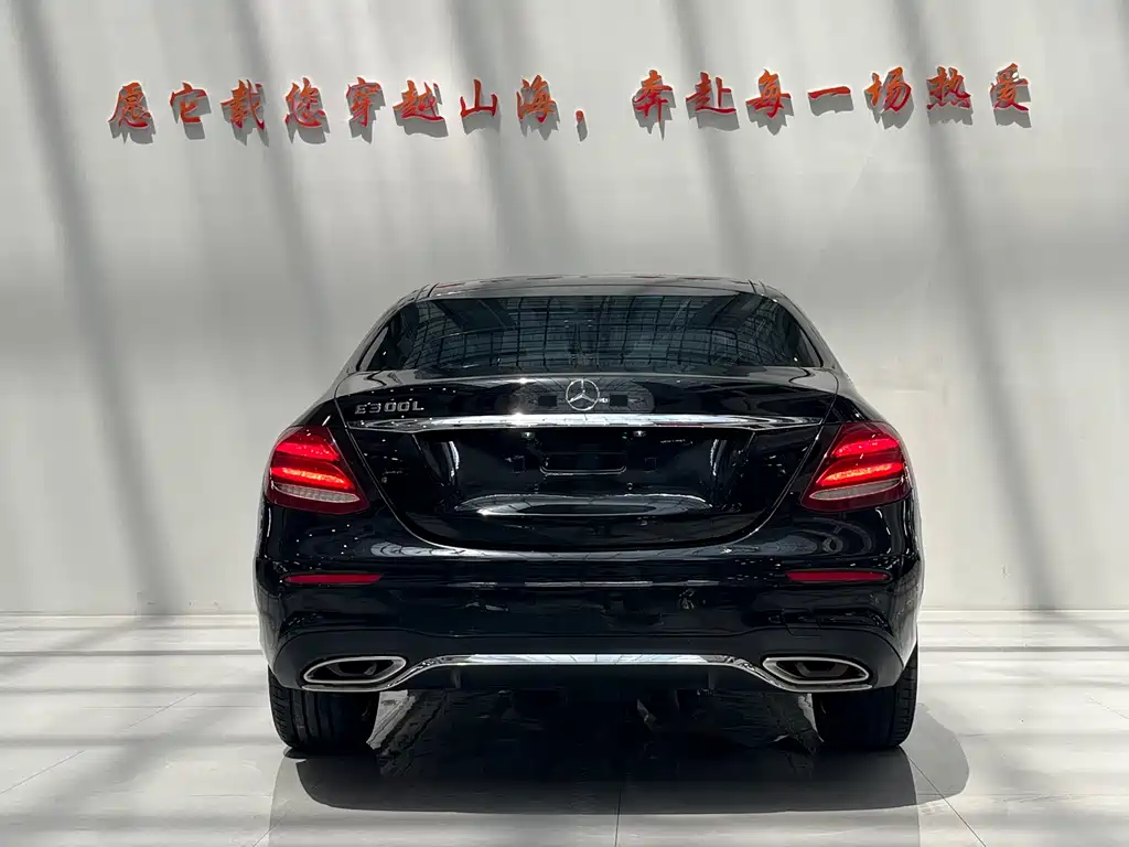 Mercedes-Benz E-Class — миниатюра 8