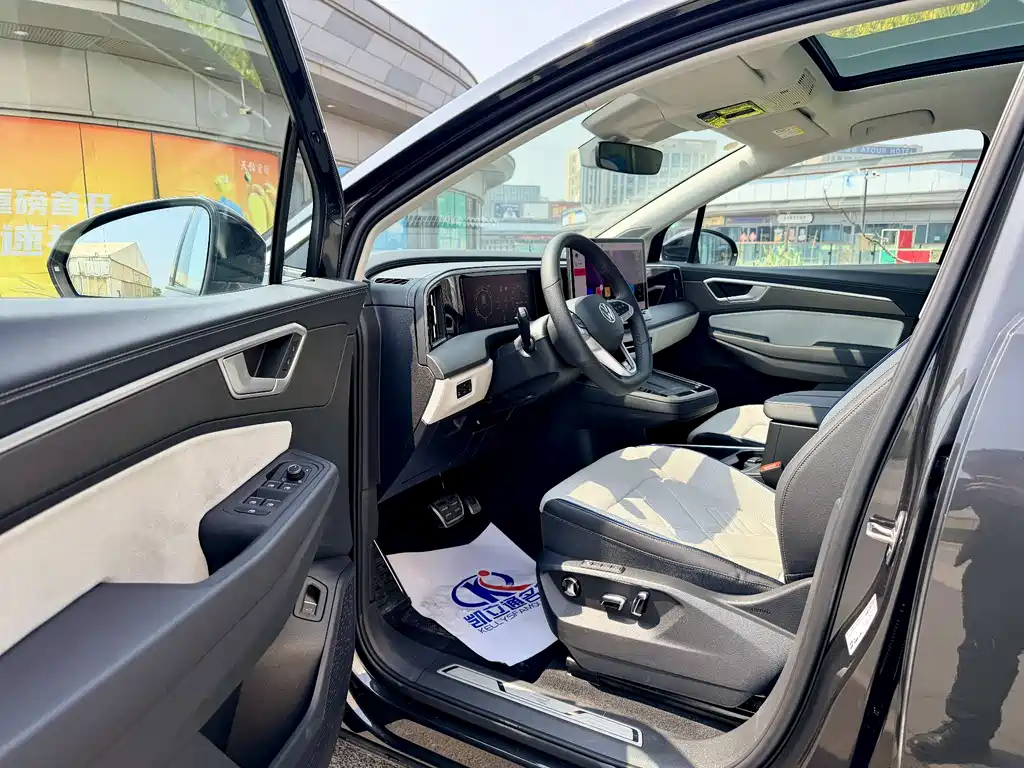 Volkswagen Viloran 2026 450TSI Flagship 6 мест