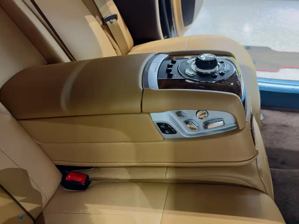 Rolls-Royce Ghost 6.6T Art Deco Collection Edition, фото 22