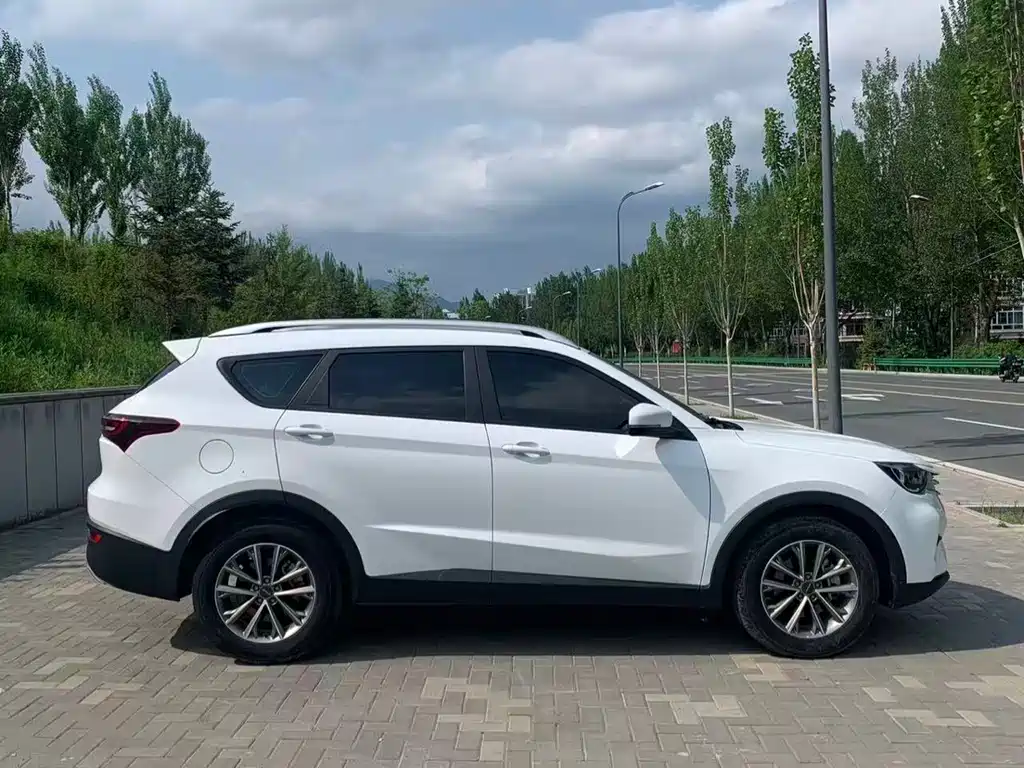 JETOUR X70 2022 1.5T DCT 5 мест