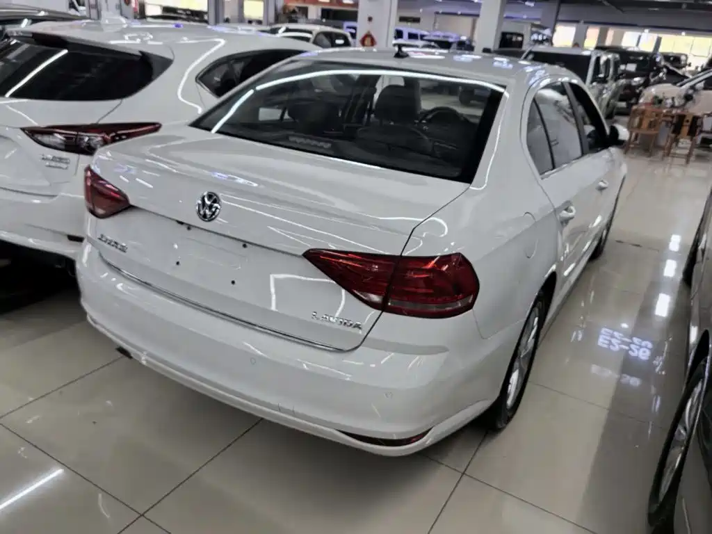 Volkswagen Lavida — миниатюра 5