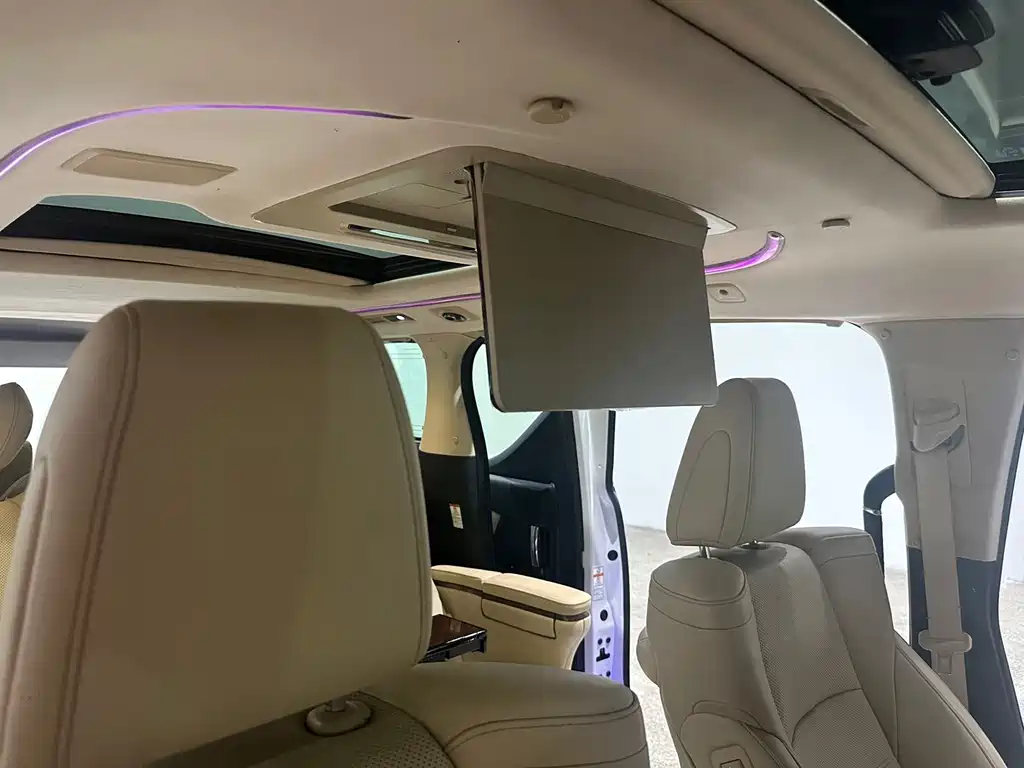 Toyota Alphard — миниатюра 27