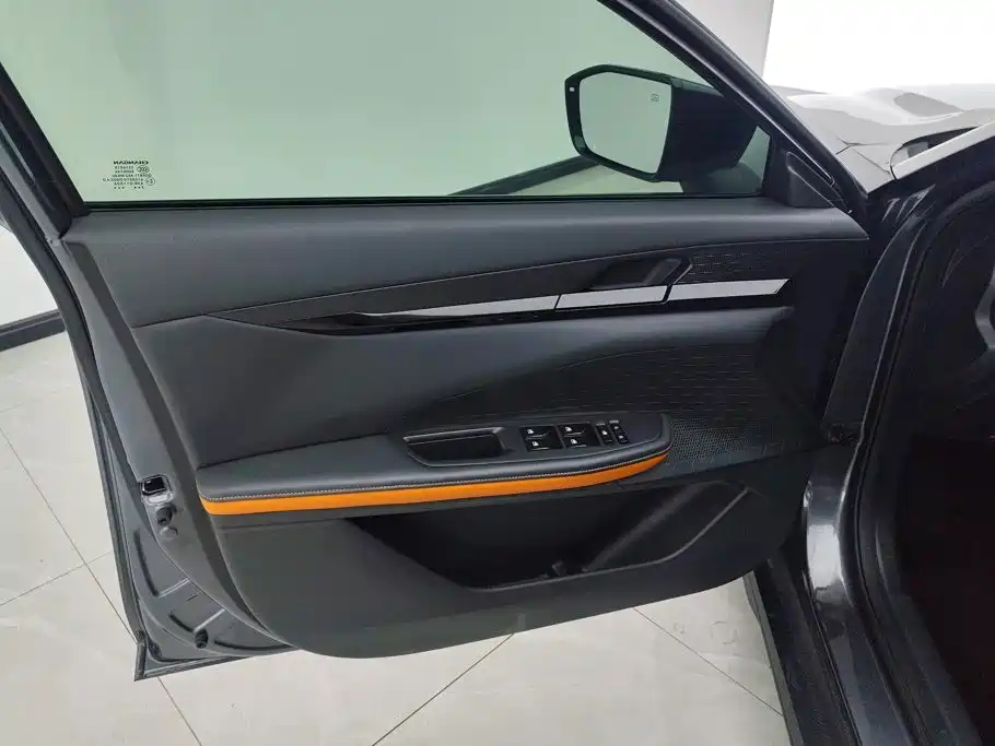 Changan UNI-V iDD — миниатюра 7
