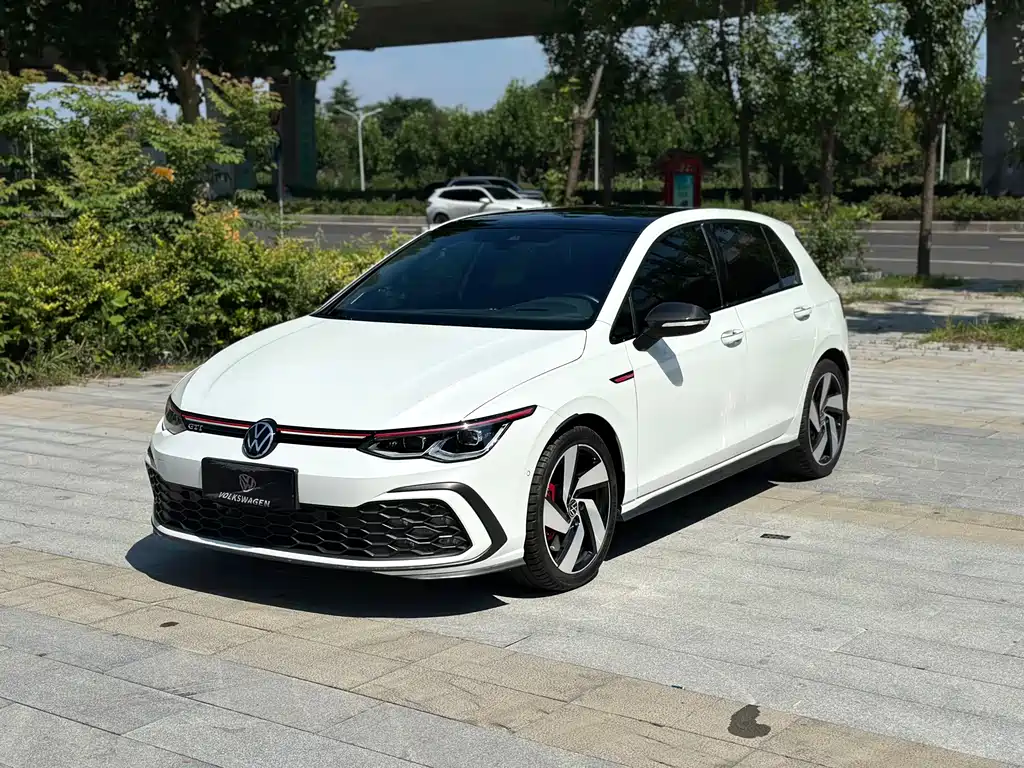 Volkswagen Golf GTI