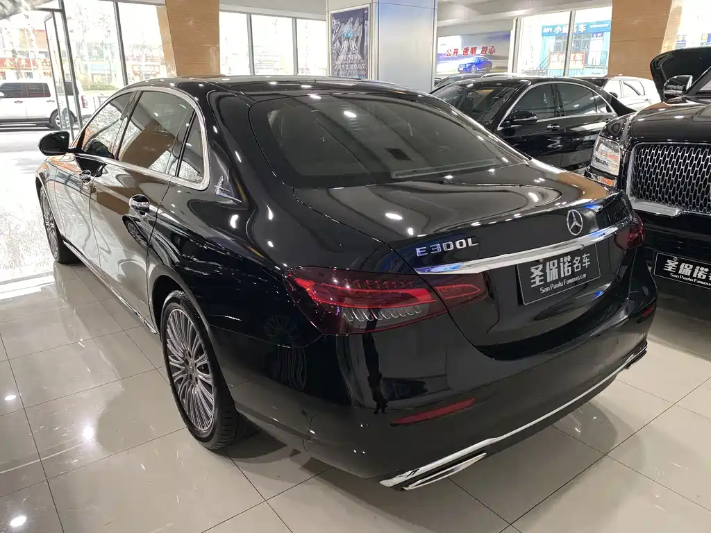 MERCEDES-BENZ E CLASS