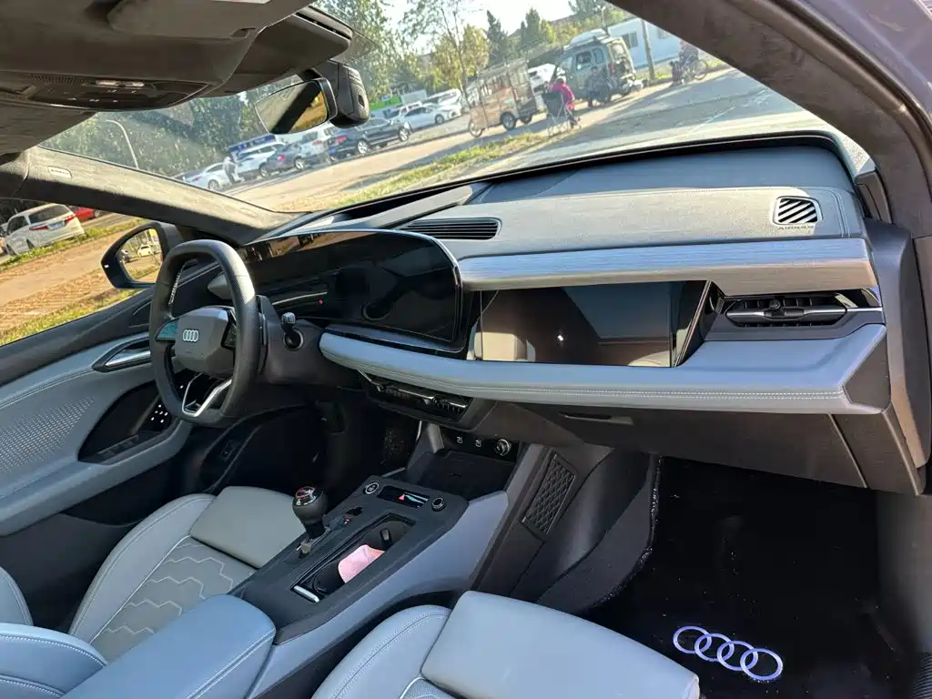Audi Q6L e-tron — миниатюра 15