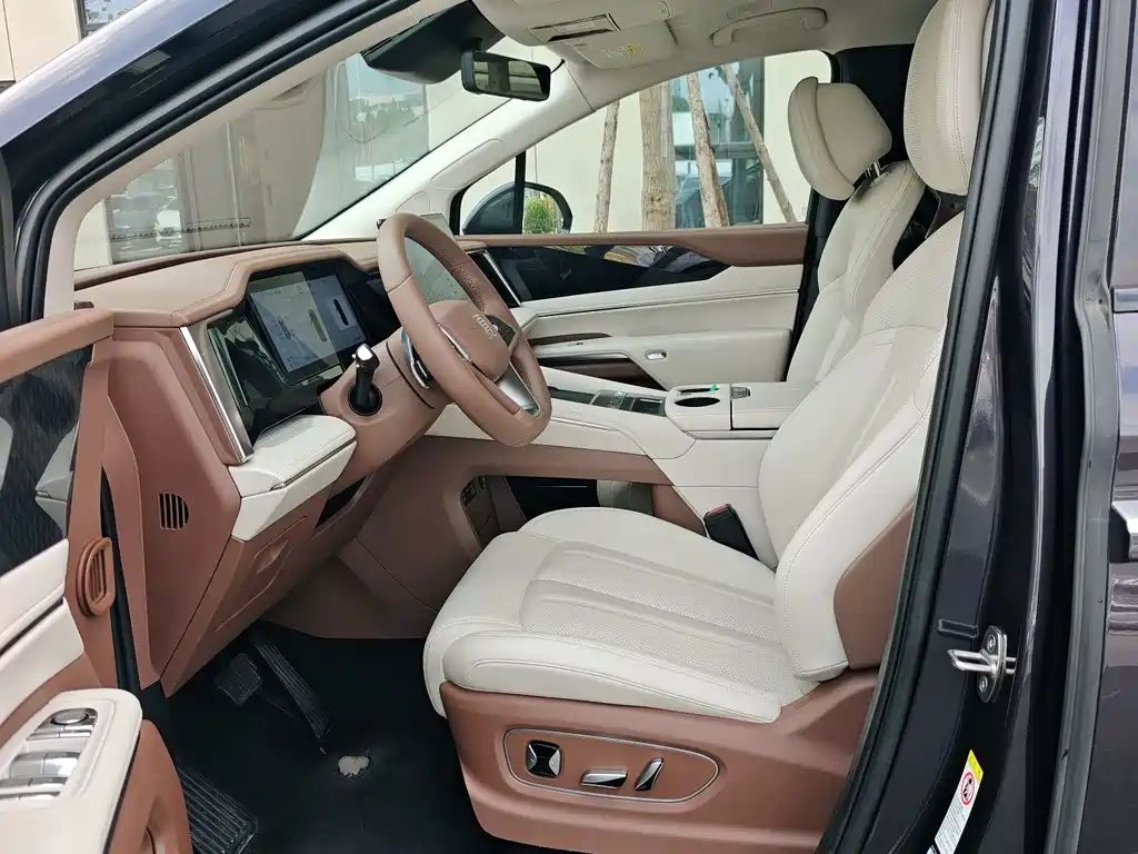 BYD Xia 2025 DM-i 1.5T 180km