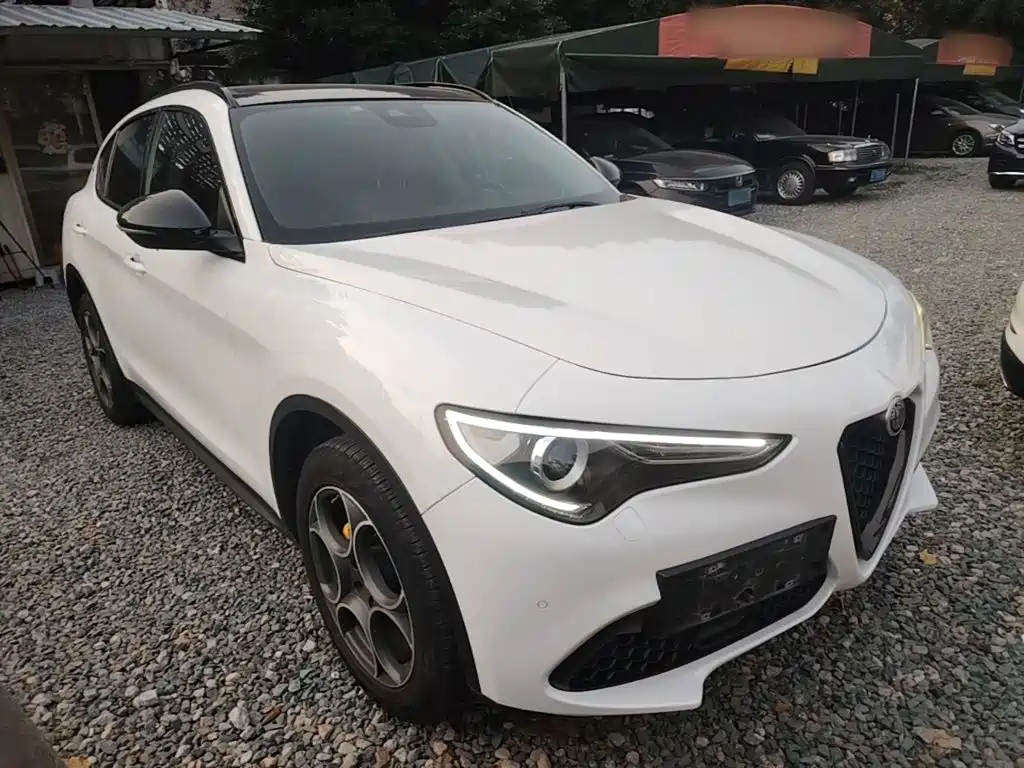 Alfa Romeo Stelvio — миниатюра 4