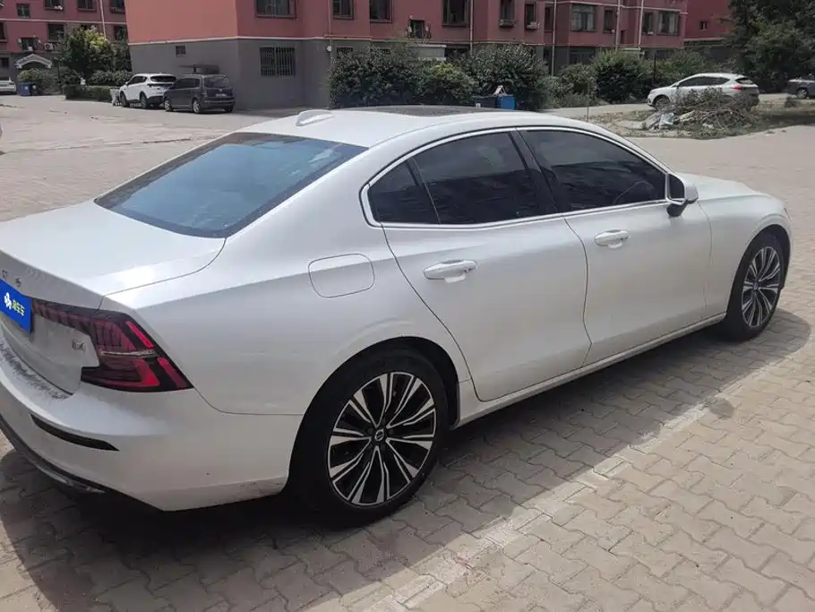 Volvo S60 — миниатюра 3