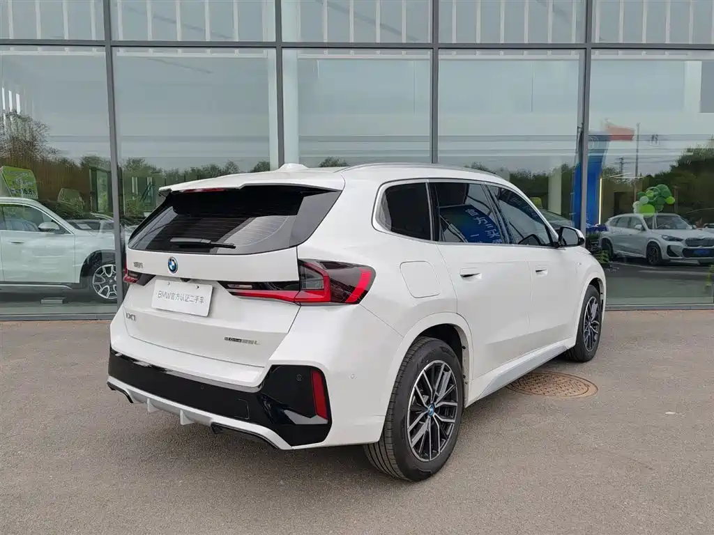 BMW iX1 2025 eDrive25L M Sport