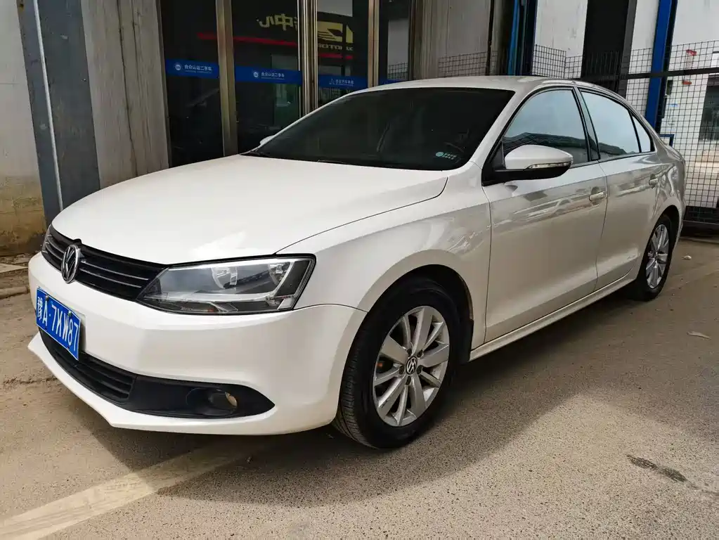 Volkswagen Sagitar 2013