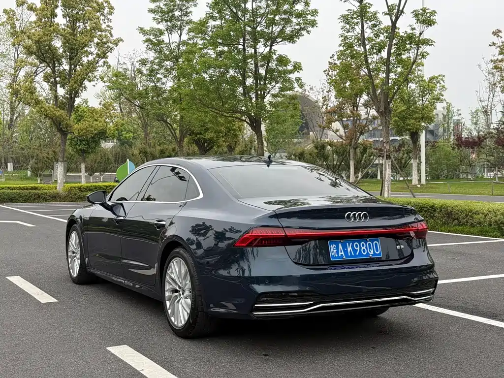 Audi A7L 2022 45 TFSI S-line