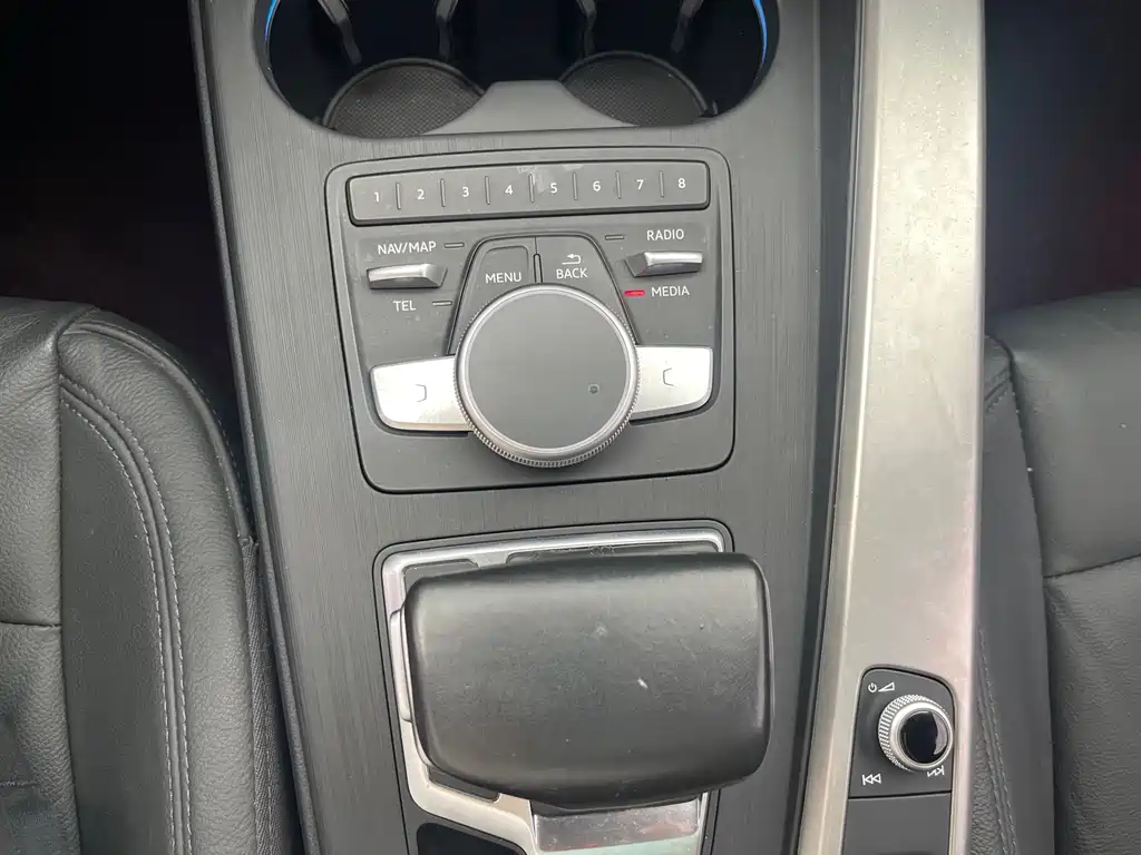 Audi A4L — миниатюра 18