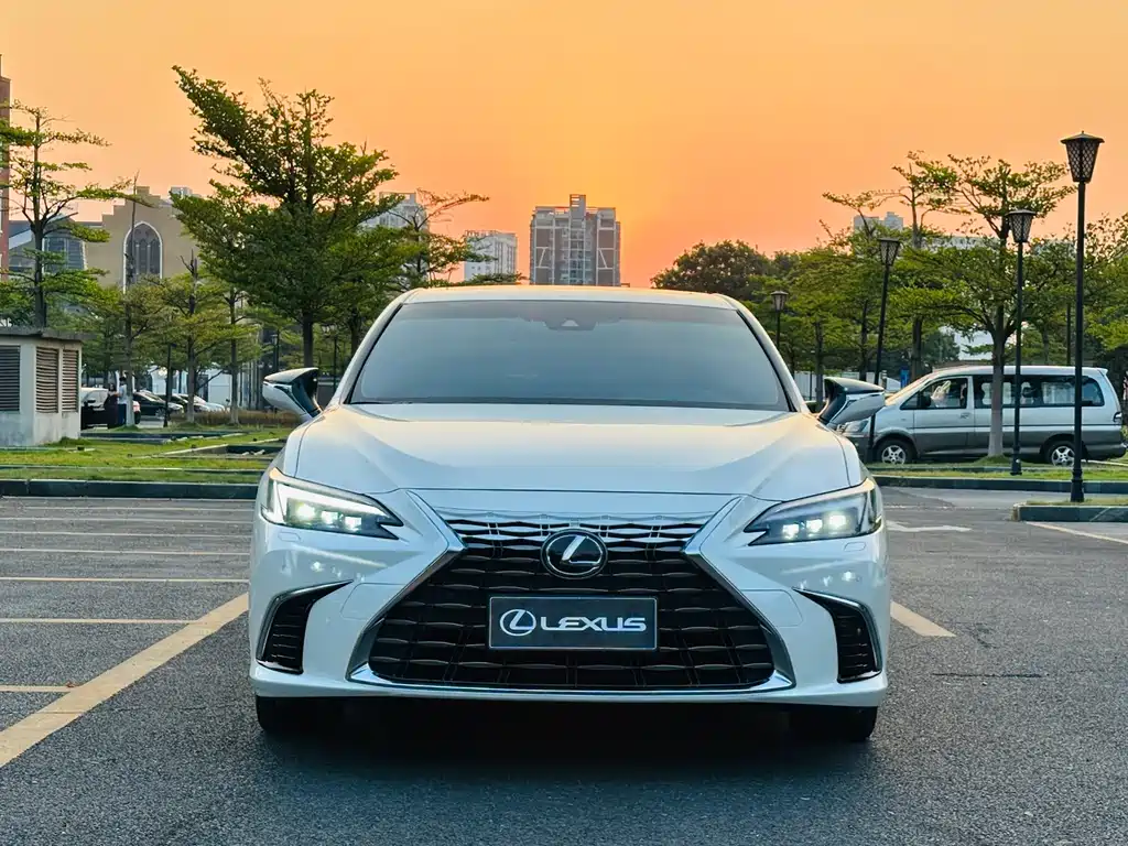 Lexus ES — миниатюра 2