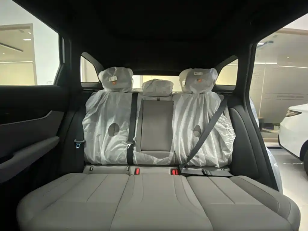 Geely Boyue L — миниатюра 21