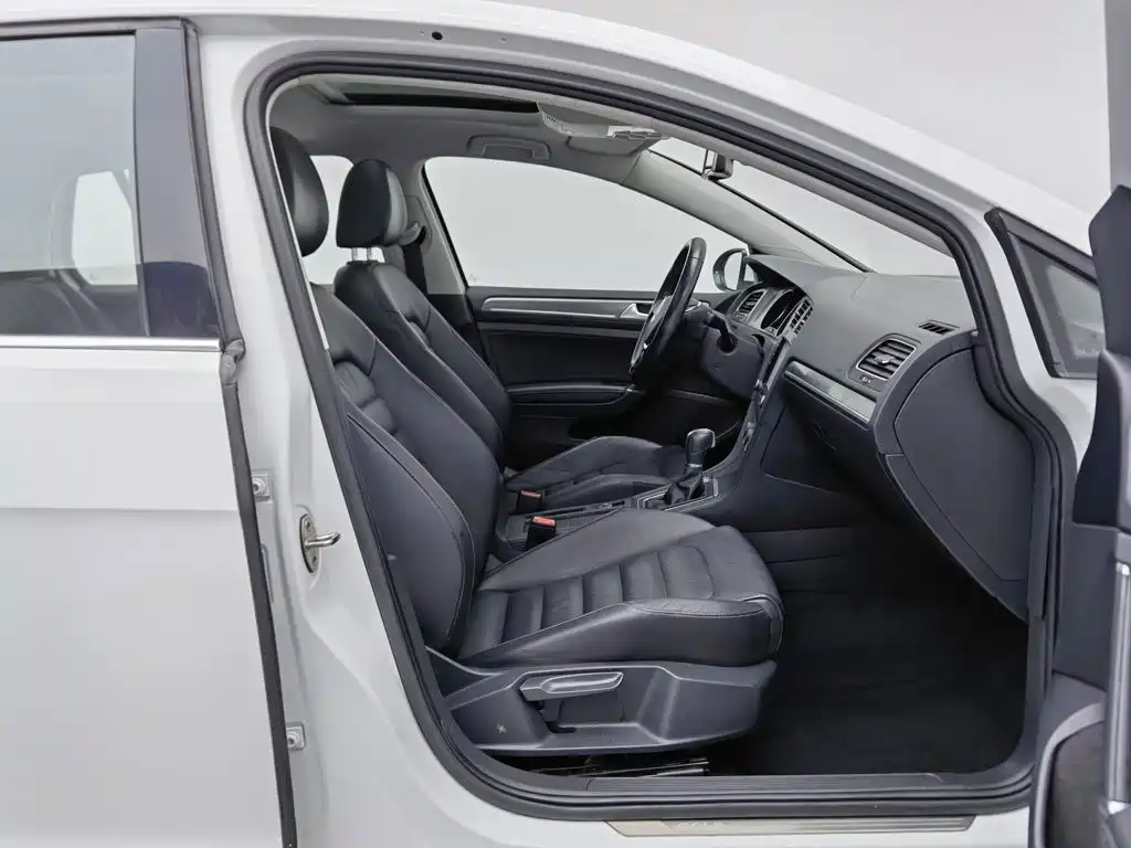 Volkswagen Golf — миниатюра 23