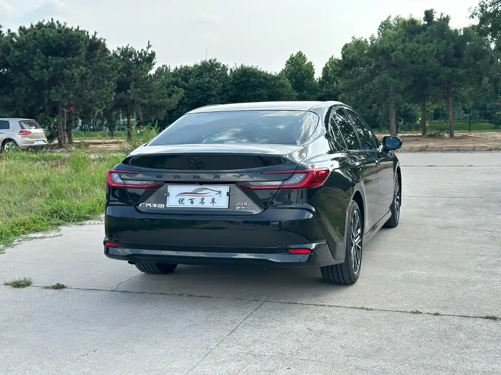 Toyota Camry — миниатюра 6