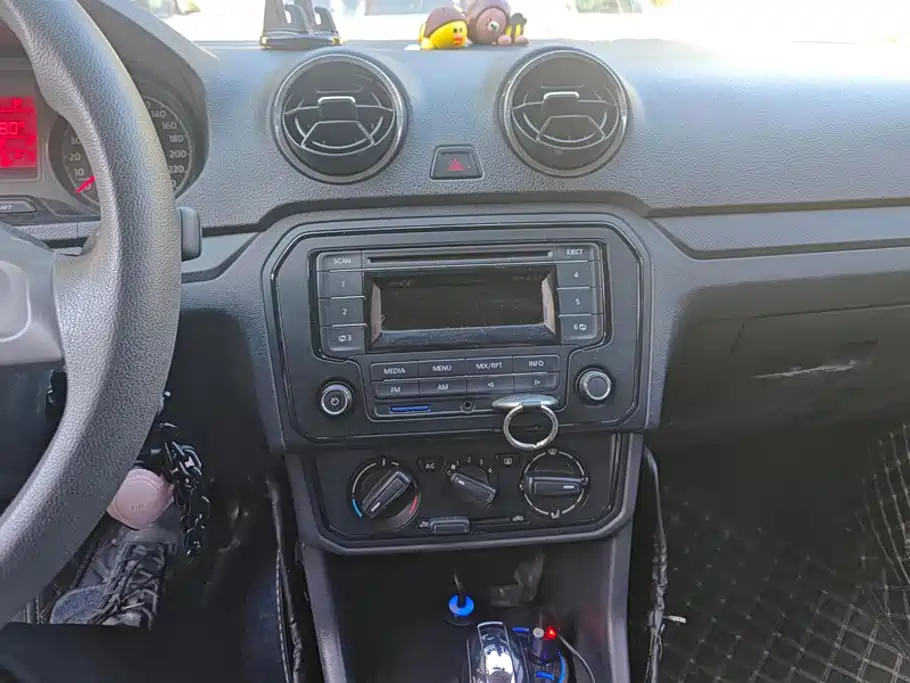 Volkswagen Jetta — миниатюра 13