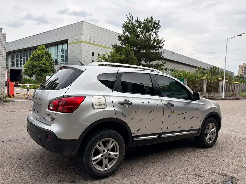 Nissan Qashqai 2012 2.0XL 6MT 2WD