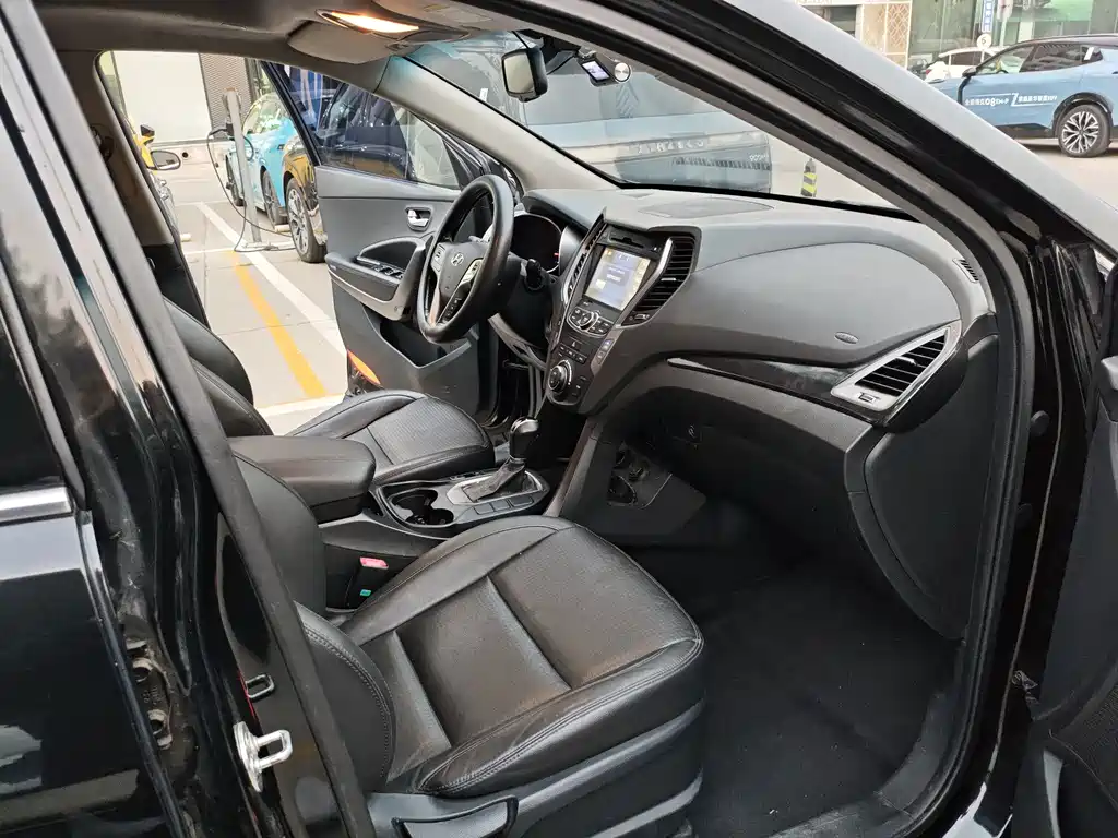 Hyundai Santa Fe — миниатюра 6